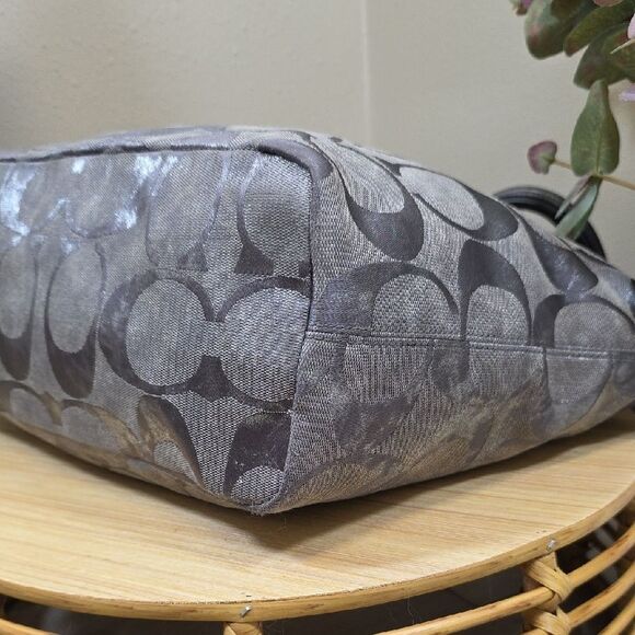 Coach Metallic Gray Signature C Shoulder Bag and Wallet - Picture 9 of 15